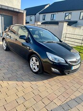 2011 - Opel Astra Manual