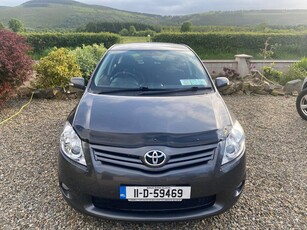 2011 - Toyota Auris Manual