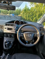 2011 - Toyota Verso Manual