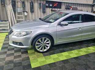 2011 - Volkswagen Passat Manual