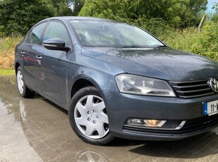 2011 - Volkswagen Passat Manual