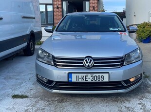 2011 - Volkswagen Passat Manual