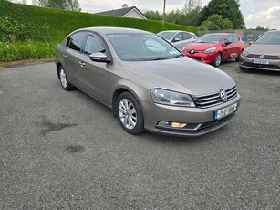 2011 - Volkswagen Passat Manual