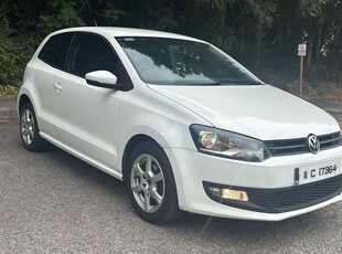 2011 - Volkswagen Polo Manual