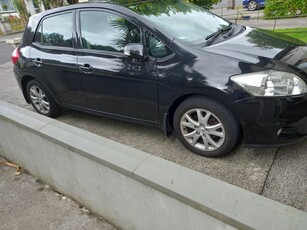 2012 - Toyota Auris Manual