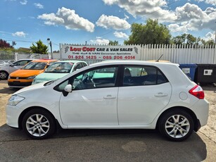 2012 - Toyota Auris Manual