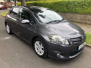 2012 - Toyota Auris Manual