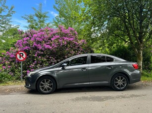 2012 - Toyota Avensis Manual