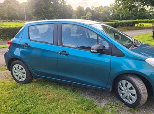 2012 - Toyota Yaris Manual