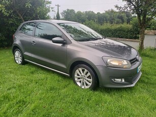 2012 - Volkswagen Polo Manual