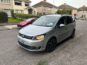 2012 - Volkswagen Touran Manual