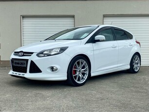 2013 - Ford Focus Manual