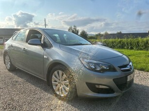 2013 - Opel Astra Manual