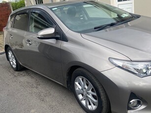 2013 - Toyota Auris Manual