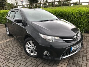 2013 - Toyota Auris Manual