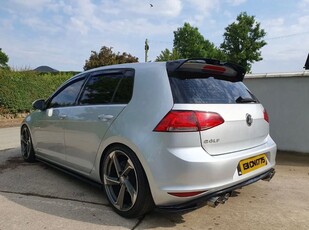 2013 - Volkswagen Golf Manual