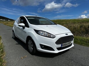 2014 - Ford Fiesta Manual