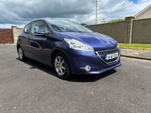 2014 - Peugeot 208 Manual