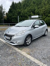 2014 - Peugeot 208 Manual