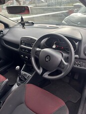 2014 - Renault Clio Manual