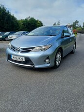 2014 - Toyota Auris Manual