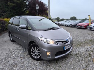 2014 - Toyota Estima