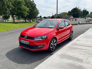 2014 - Volkswagen Polo Automatic