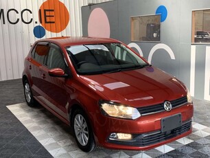 2014 - Volkswagen Polo Automatic