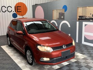 2014 - Volkswagen Polo Automatic