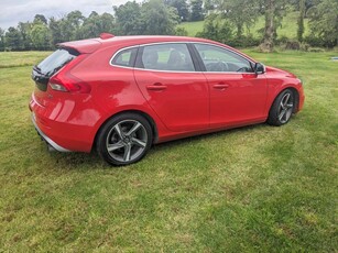 2014 - Volvo V40 Manual