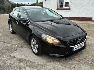 2014 - Volvo V40 Manual