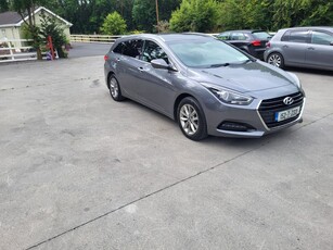 2015 - Hyundai i40 Manual