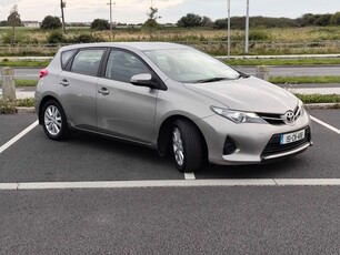 2015 - Toyota Auris Manual