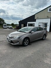 2015 - Toyota Avensis Manual