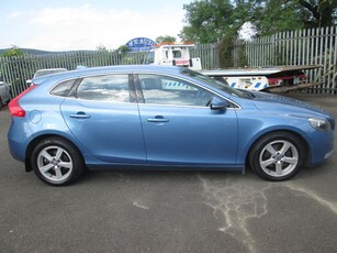 2015 - Volvo V40 Manual