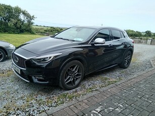 2016 - Infiniti Q30 Automatic