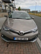 2016 - Toyota Auris Manual