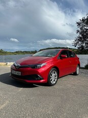 2016 - Toyota Auris Manual