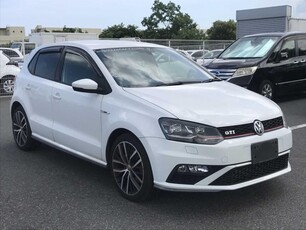 2016 - Volkswagen Polo Automatic