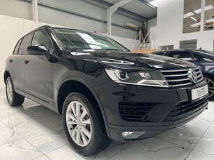 2016 - Volkswagen Touareg Automatic