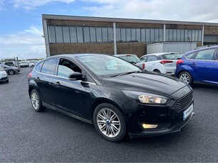 2017 - Ford Focus Manual