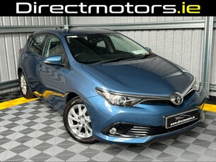 2017 - Toyota Auris Manual