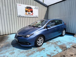 2017 - Toyota Auris Manual