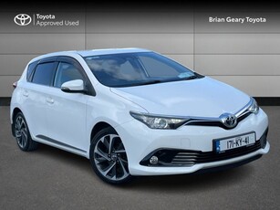 2017 - Toyota Auris Manual