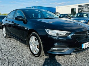 2018 - Opel Insignia Manual