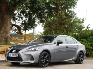 2019 - Lexus IS Automatic