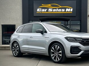 2021 - Volkswagen Touareg Automatic