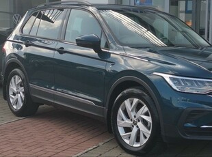 2023 - Volkswagen Tiguan Manual