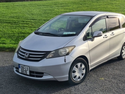 2009 - Honda Freed ---