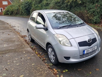 2009 - Toyota Yaris Manual